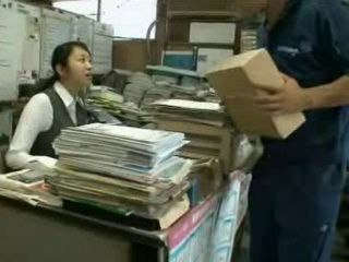 XXX Nippon Secretary Fucks Delivery man in Tokyo Garage